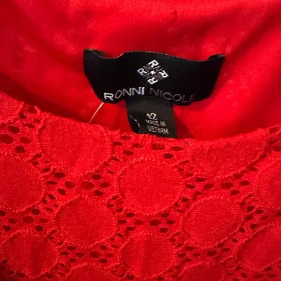 Ronni Nicole Red Lace Dress Size 12 Fit & Flare Sleeveless Elegant Party Wedding - Picture 6 of 6